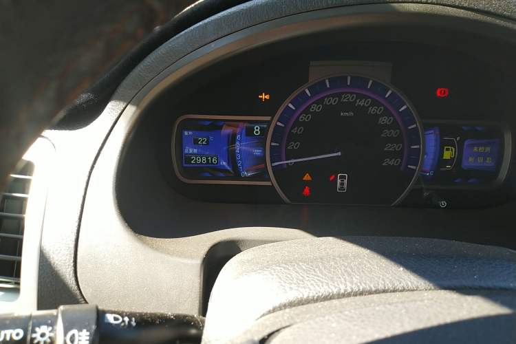 Used BYD S6 2013 Platinum Edition 2.0L Manual Luxury Model Odometer Close Up