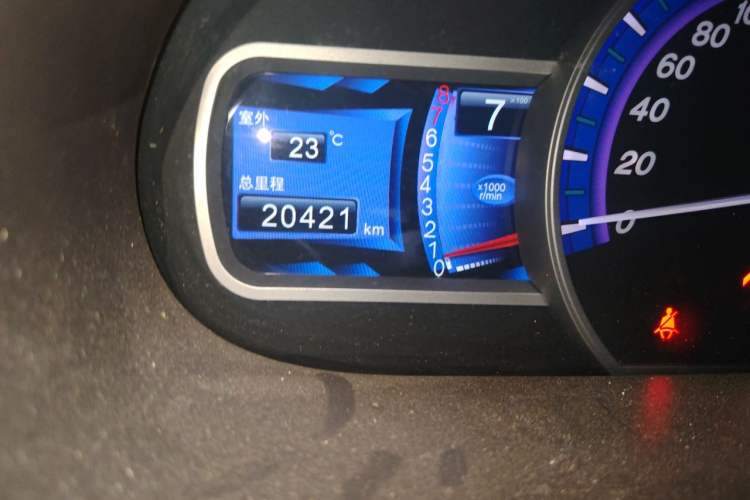 Used BYD S6 2013 Platinum Edition 2.0L Manual Luxury Model Odometer Close Up