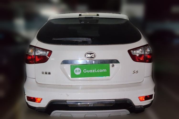 Used BYD S6 2013 Platinum Edition 2.0L Manual Luxury Model Rear