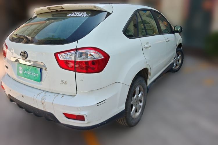 Used BYD S6 2013 Platinum Edition 2.0L Manual Luxury Model Rear Right 45 Deg
