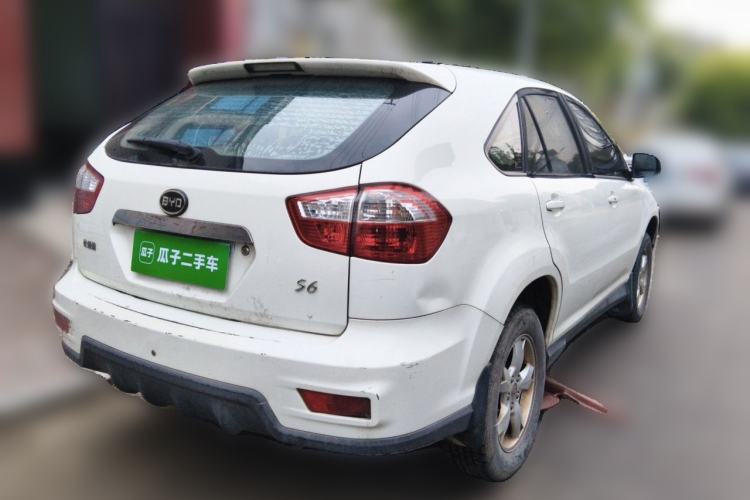 Used BYD S6 2013 Platinum Edition 2.0L Manual Luxury Model Rear Right 45 Deg