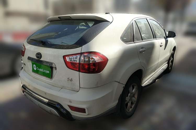 Used BYD S6 2013 Platinum Edition 2.0L Manual Luxury Model Rear Right 45 Deg