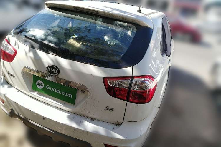 Used BYD S6 2013 Platinum Edition 2.0L Manual Luxury Model Rear Right 45 Deg