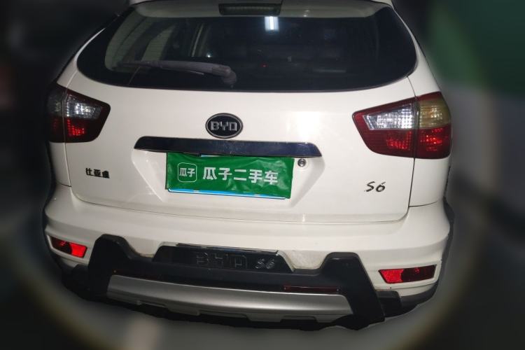 Used BYD S6 2013 Jingyue Edition 2.0L Manual Luxury Model 5 Seats Rear