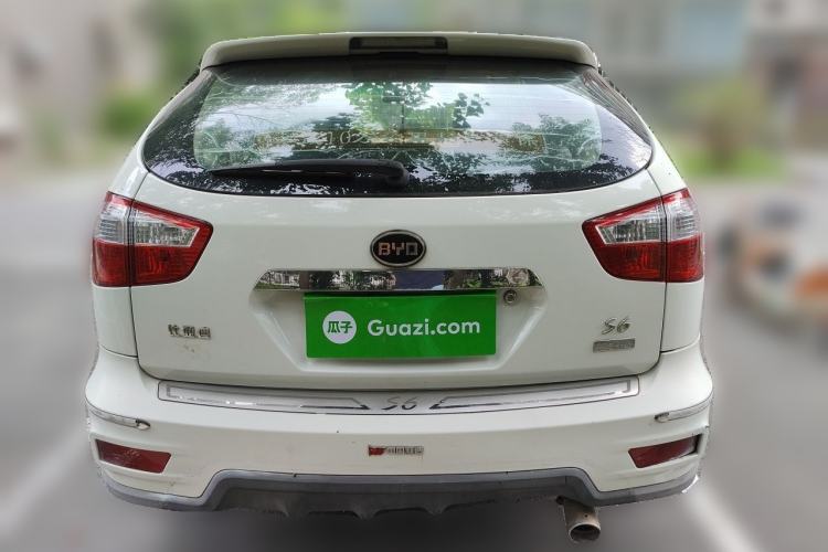 Used BYD S6 2013 Platinum Edition 2.0L Manual Luxury Model Rear