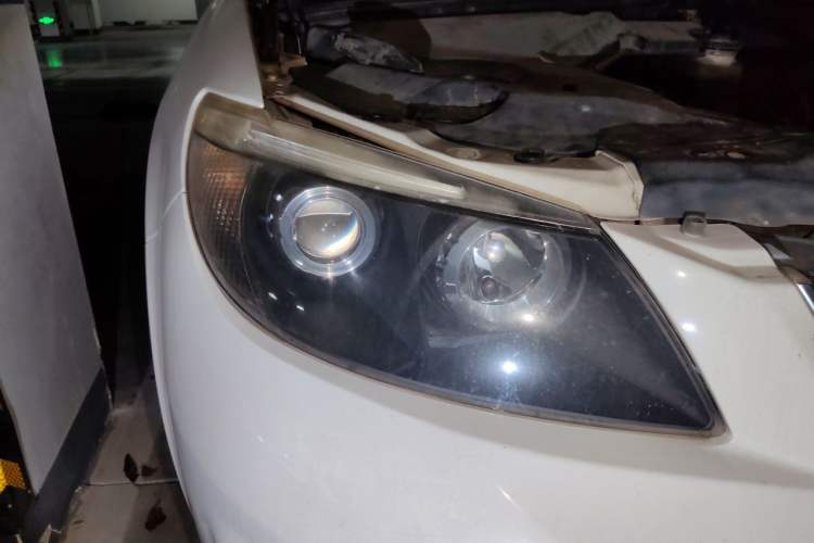 Used BYD S6 2013 Platinum Edition 2.0L Manual Luxury Model Right Front Headlight