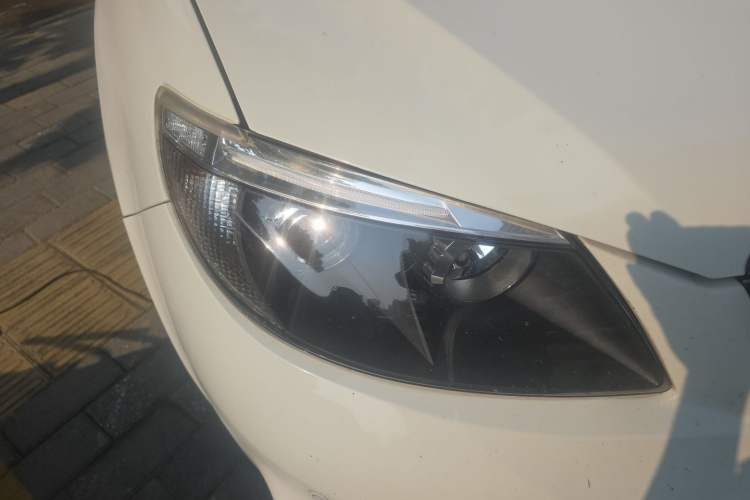 Used BYD S6 2013 Platinum Edition 2.0L Manual Luxury Model Right Front Headlight