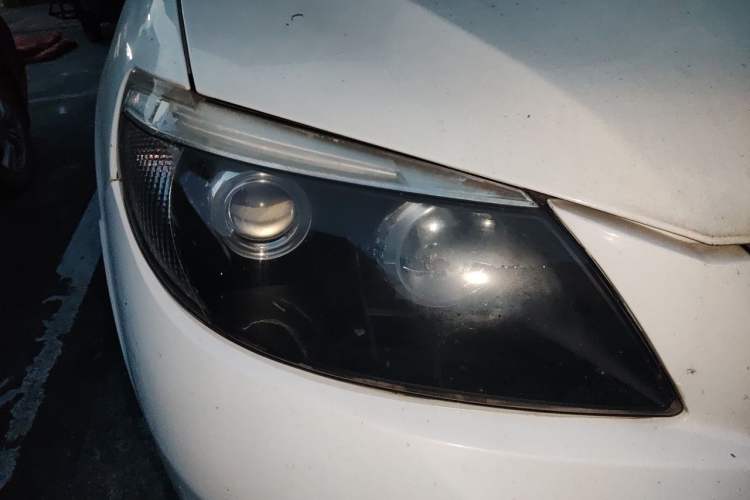 Used BYD S6 2013 Jingyue Edition 2.4L Manual Luxury 5-Seater Right Front Headlight