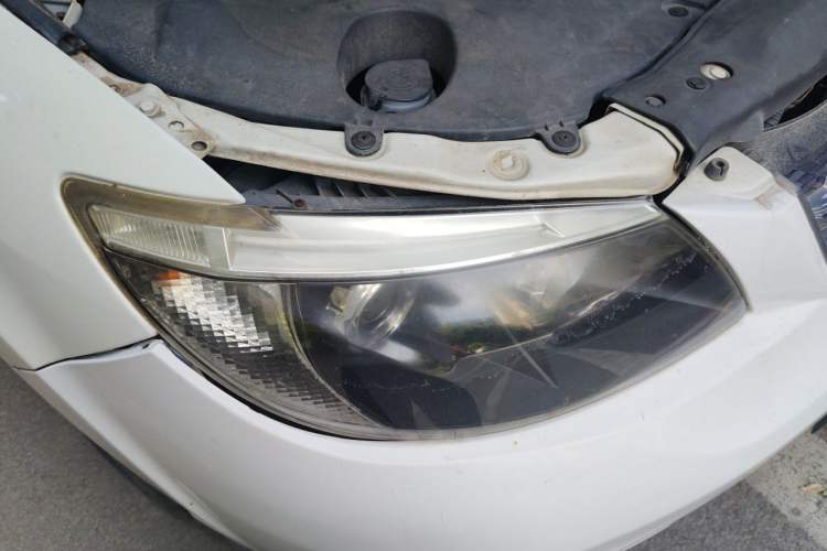 Used BYD S6 2013 Platinum Edition 2.0L Manual Luxury Model Right Front Headlight
