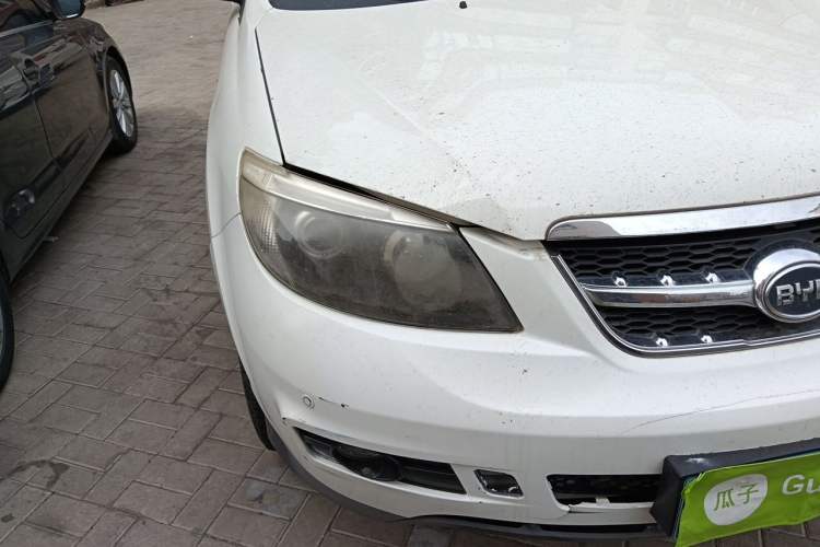 Used BYD S6 2013 Jingyue Edition 2.0L Manual Luxury Model 5 Seats Right Front Headlight