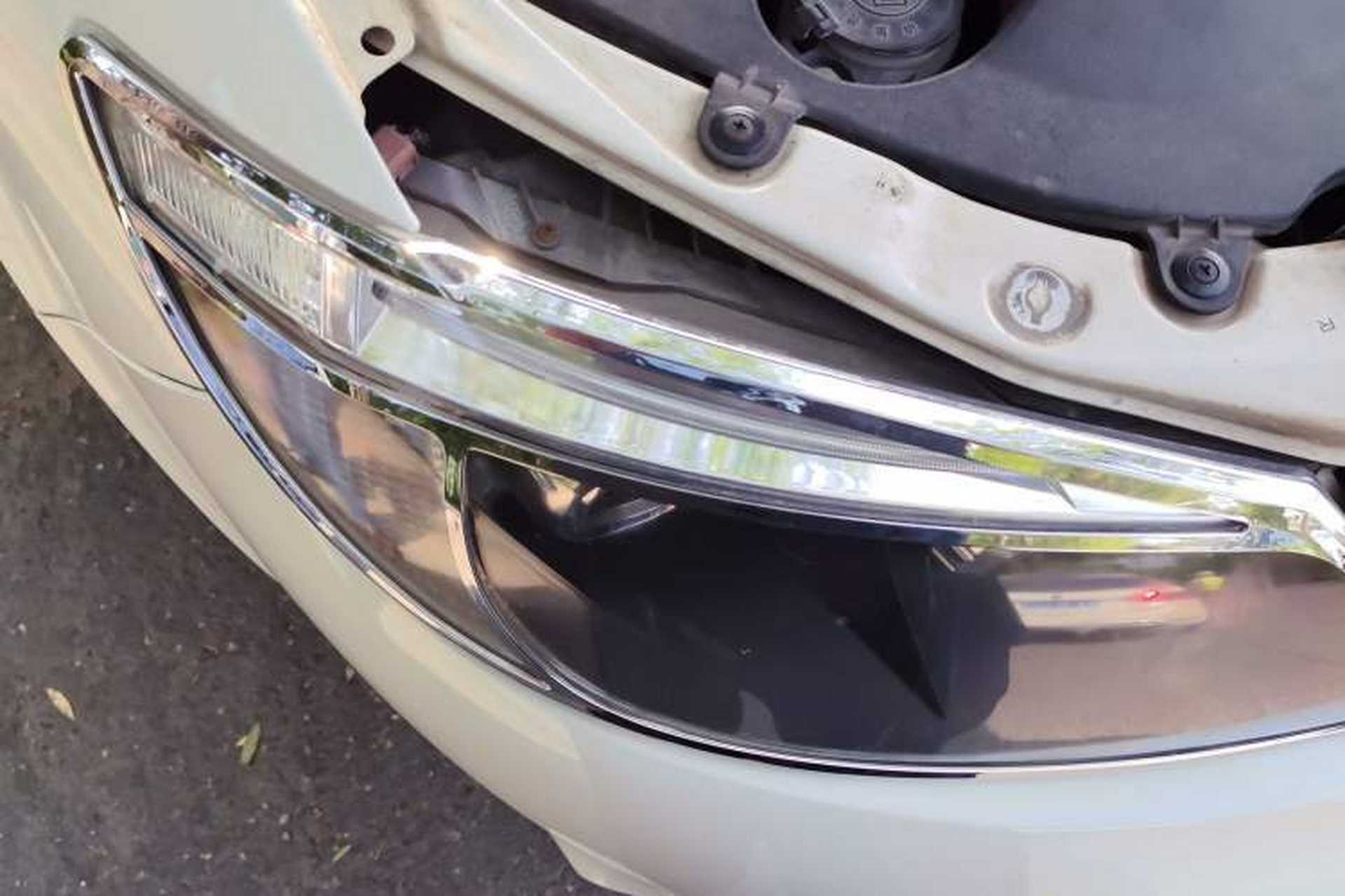 Used BYD S6 2013 Jingyue Edition 2.0L Manual Luxury Model 5 Seats Right Front Headlight