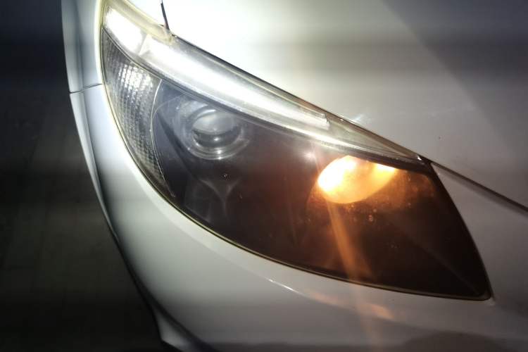 Used BYD S6 2013 Platinum Edition 2.0L Manual Luxury Model Right Front Headlight