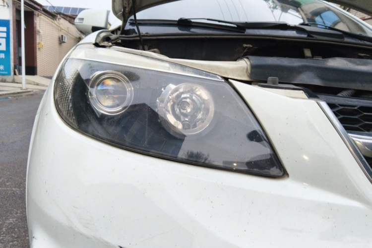 Used BYD S6 2013 Platinum Edition 2.0L Manual Luxury Model Right Front Headlight