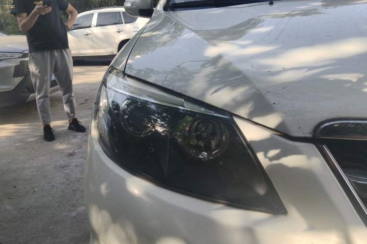 Used BYD S6 2013 Jingyue Edition 2.0L Manual Luxury Model 5 Seats Right Front Headlight