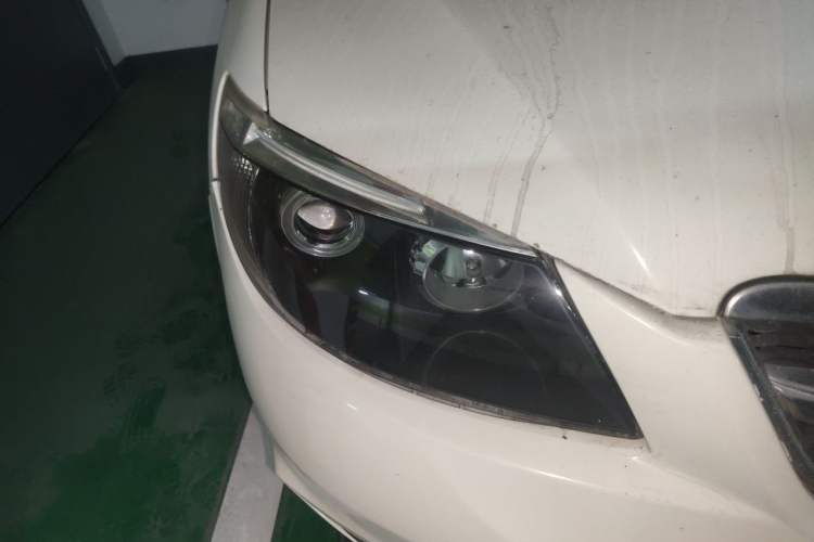 Used BYD S6 2013 Jingyue Edition 2.0L Manual Elite Model 5 Seats Right Front Headlight