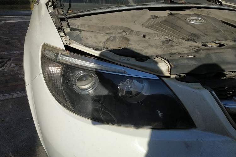 Used BYD S6 2013 Platinum Edition 2.0L Manual Luxury Model Right Front Headlight