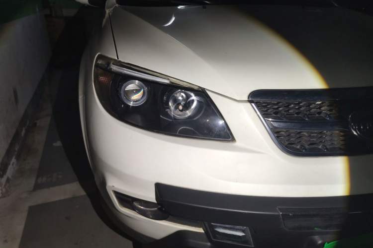 Used BYD S6 2013 Jingyue Edition 2.0L Manual Luxury Model 5 Seats Right Front Headlight