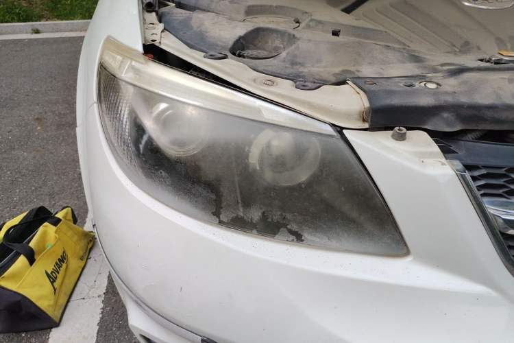 Used BYD S6 2013 Platinum Edition 2.0L Manual Luxury Model Right Front Headlight