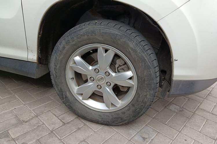 Used BYD S6 2013 Jingyue Edition 2.0L Manual Luxury Model 5 Seats Right Front Wheel Hub