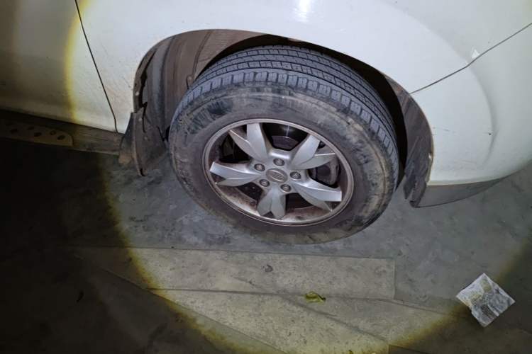 Used BYD S6 2013 Platinum Edition 2.0L Manual Luxury Model Right Front Wheel Hub