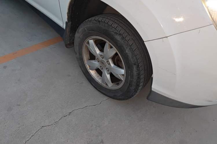 Used BYD S6 2013 Jingyue Edition 2.0L Manual Luxury Model 5 Seats Right Front Wheel Hub