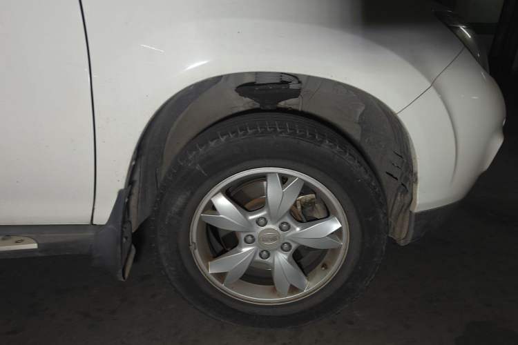 Used BYD S6 2013 Platinum Edition 2.0L Manual Luxury Model Right Front Wheel Hub