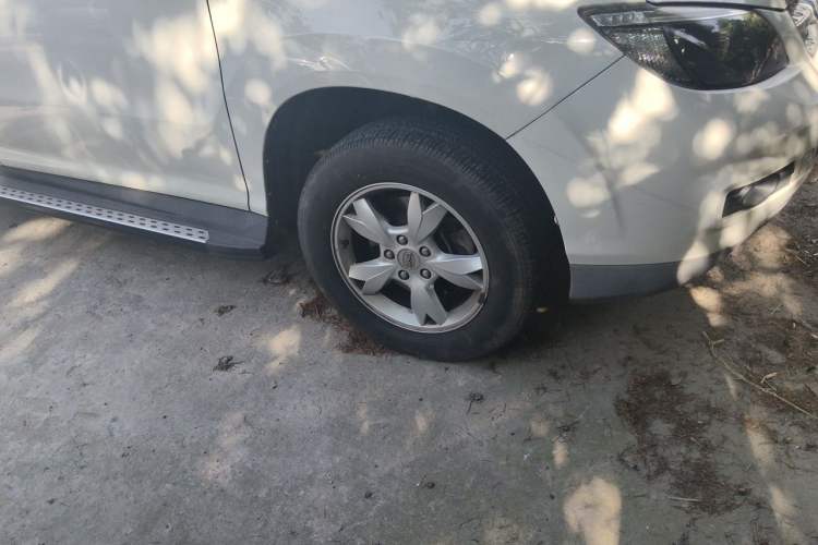 Used BYD S6 2013 Jingyue Edition 2.0L Manual Luxury Model 5 Seats Right Front Wheel Hub