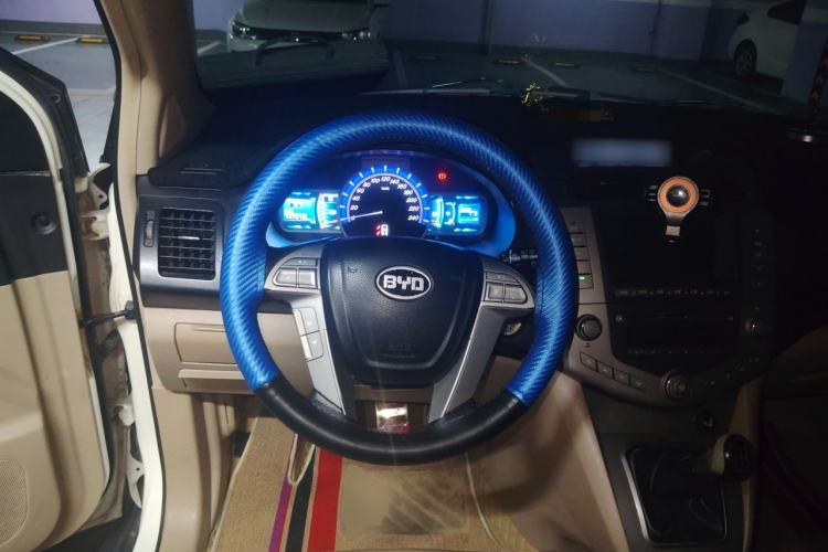 Used BYD S6 2013 Jingyue Edition 2.0L Manual Luxury Model 5 Seats Steering Wheel