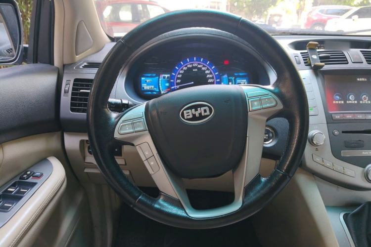 Used BYD S6 2013 Platinum Edition 2.0L Manual Luxury Model Steering Wheel