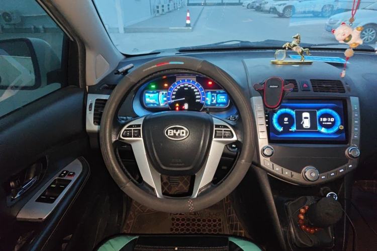 Used BYD S6 2013 Jingyue Edition 2.0L Manual Luxury Model 5 Seats Steering Wheel