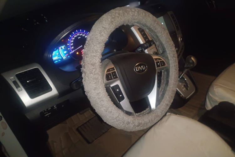 Used BYD S6 2013 Platinum Edition 2.4L Automatic Luxury Model Steering Wheel