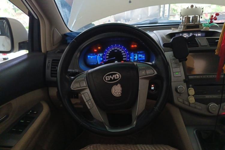 Used BYD S6 2013 Platinum Edition 2.0L Manual Luxury Model Steering Wheel