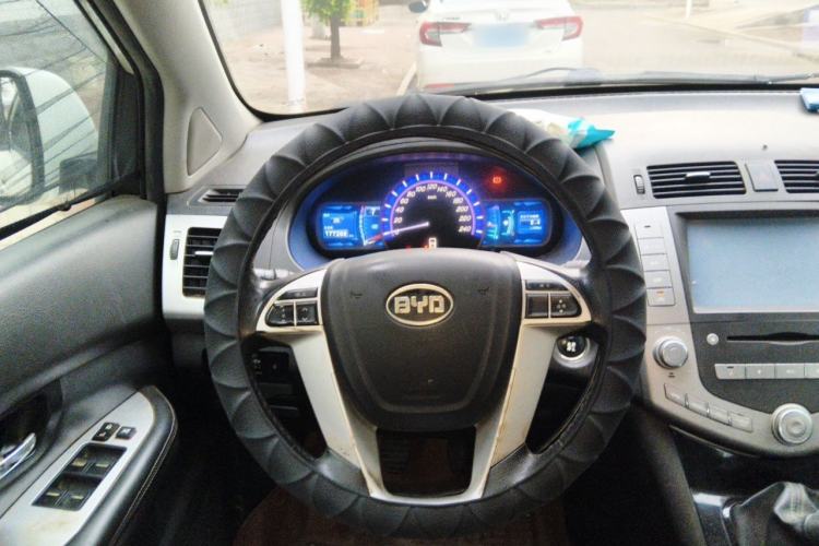 Used BYD S6 2013 Platinum Edition 2.0L Manual Luxury Model Steering Wheel