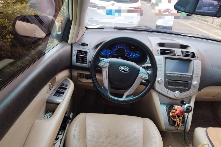 Used BYD S6 2013 Jingyue Edition 2.0L Manual Luxury Model 5 Seats Steering Wheel