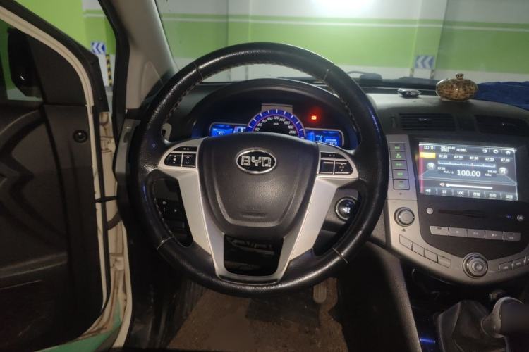 Used BYD S6 2013 Jingyue Edition 2.0L Manual Elite Model 5 Seats Steering Wheel