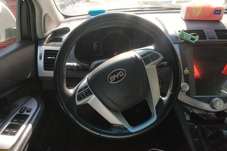 Used BYD S6 2013 Platinum Edition 2.0L Manual Luxury Model Steering Wheel
