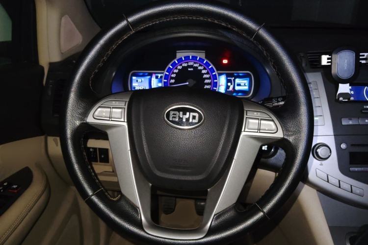 Used BYD S6 2013 Platinum Edition 2.0L Manual Luxury Model Steering Wheel