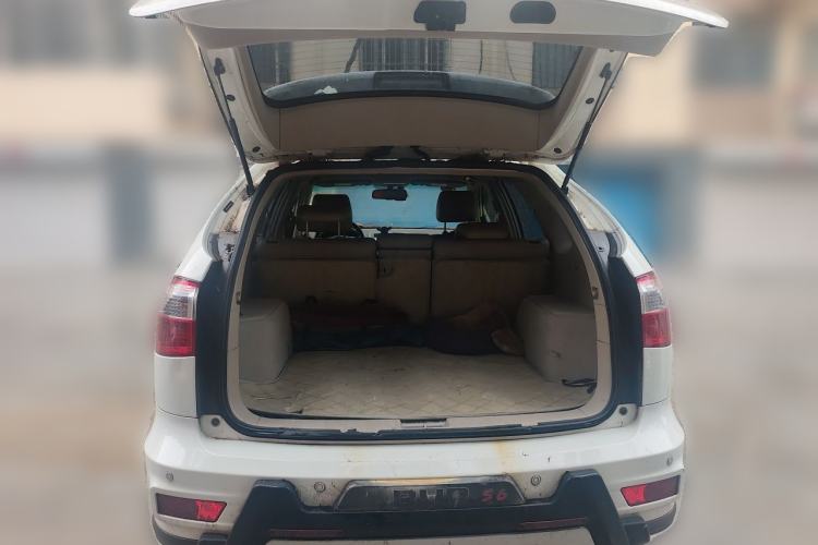 Used BYD S6 2013 Platinum Edition 2.0L Manual Luxury Model Trunk