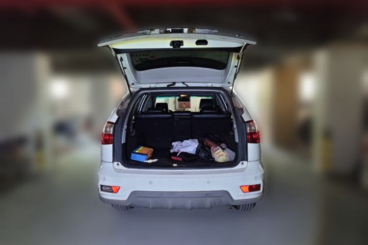 Used BYD S6 2013 Platinum Edition 2.0L Manual Luxury Model Trunk