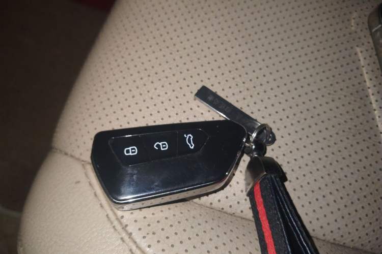 Used BYD S6 2013 Jingyue Edition 2.0L Manual Luxury Model 5 Seats Vehicle Key