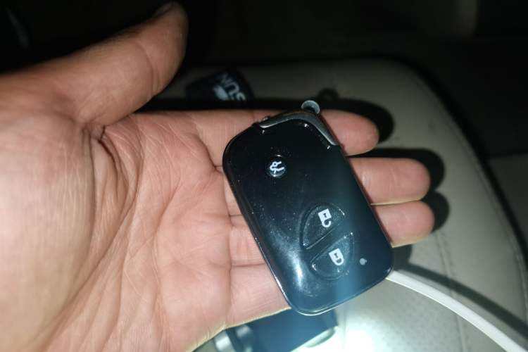 Used BYD S6 2013 Platinum Edition 2.0L Manual Luxury Model Vehicle Key