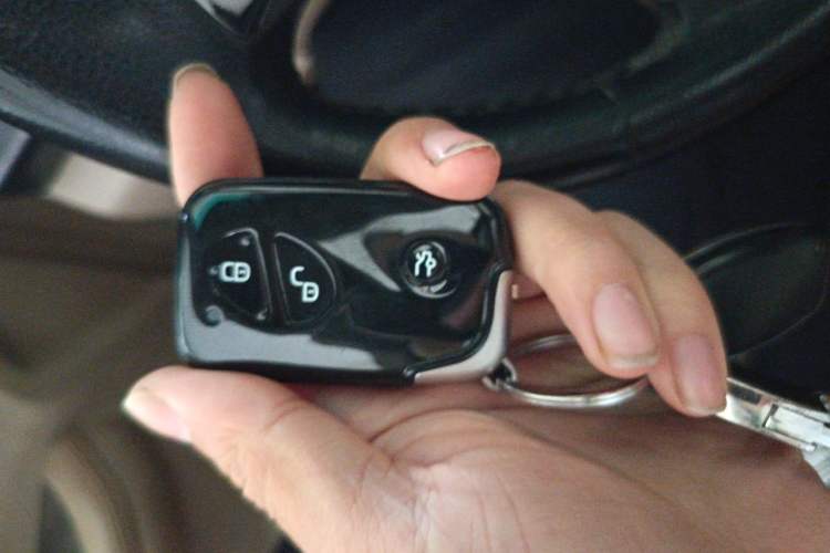 Used BYD S6 2013 Platinum Edition 2.0L Manual Luxury Model Vehicle Key