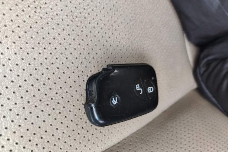 Used BYD S6 2013 Platinum Edition 2.4L Automatic Luxury Model Vehicle Key