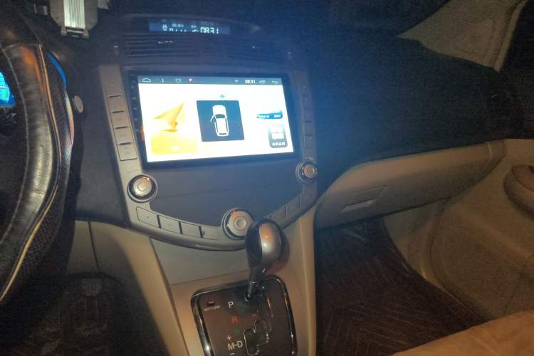 Used BYD S6 2013 Jingyue Edition 2.4L Automatic Luxury Model 5 Seats Audio And AC Panel