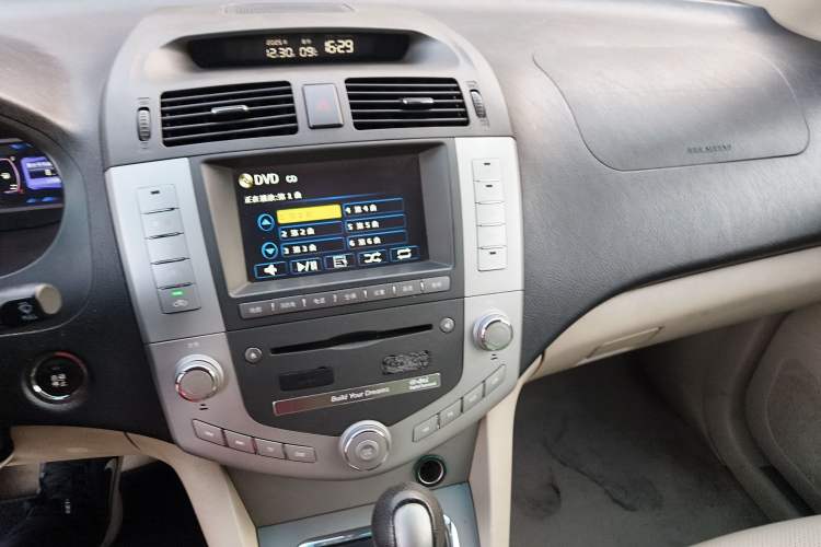 Used BYD S6 2013 Platinum Edition 2.4L Automatic Luxury Model Audio And AC Panel