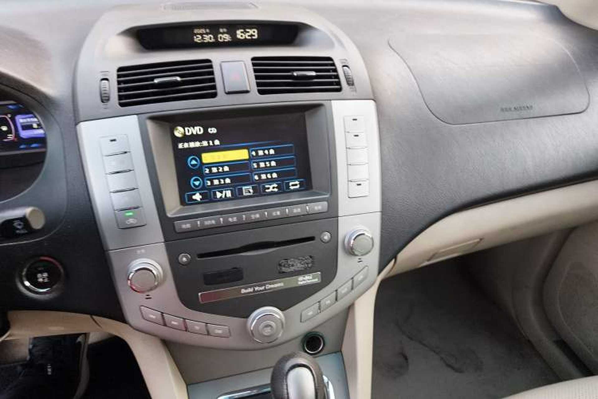 Used BYD S6 2013 Platinum Edition 2.4L Automatic Luxury Model Audio And AC Panel