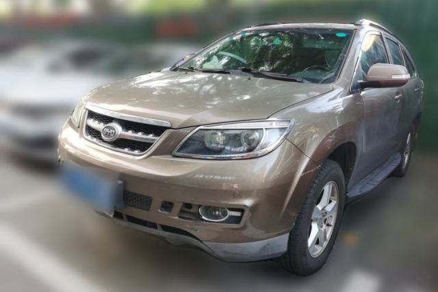 Ojetý BYD S6 2013 Jingyue Edition 2.0L Manual Luxury Model 5 Seats