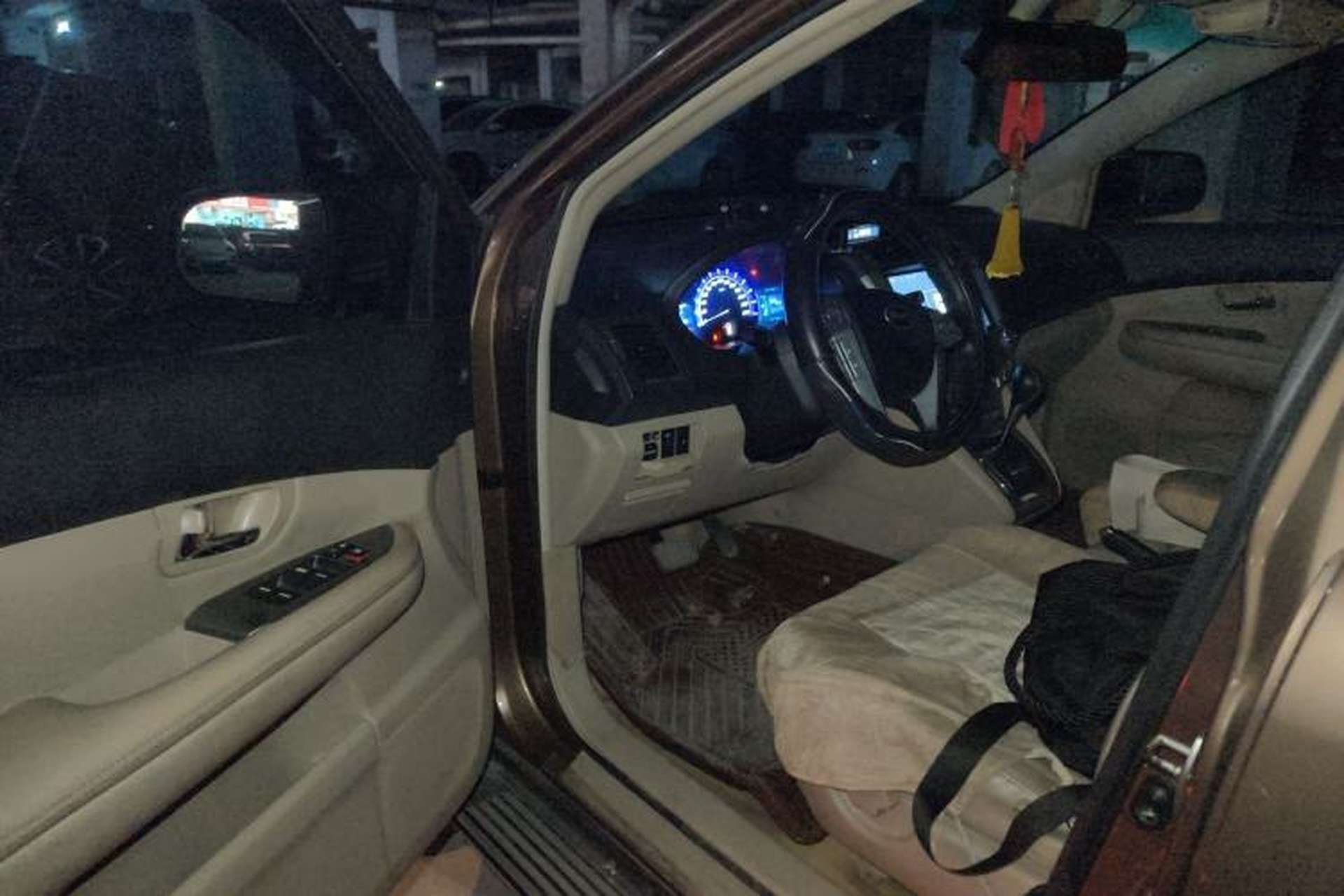 Used BYD S6 2013 Jingyue Edition 2.4L Automatic Luxury Model 5 Seats Driver Seat