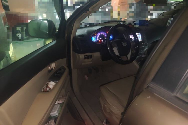 Used BYD S6 2013 Jingyue Edition 2.0L Manual Luxury Model 5 Seats Driver Seat