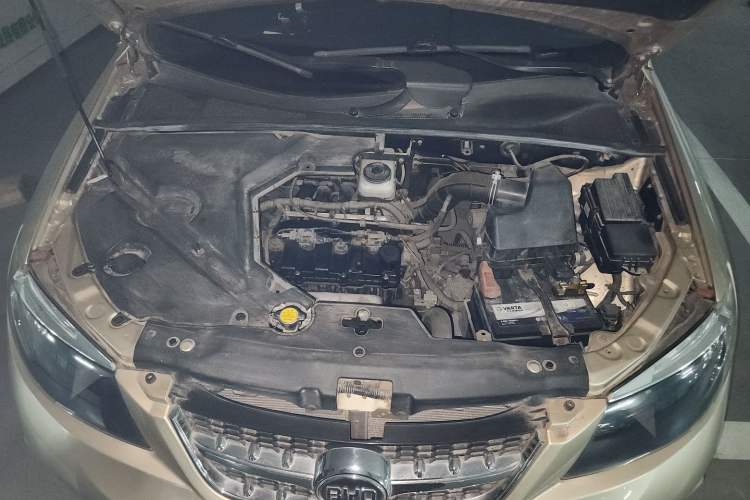 Used BYD S6 2013 Platinum Edition 2.0L Manual Luxury Model Engine Bay